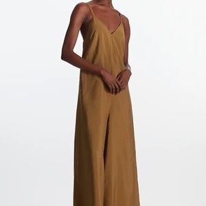CO’s Wide-leg V neck Jumpsuit